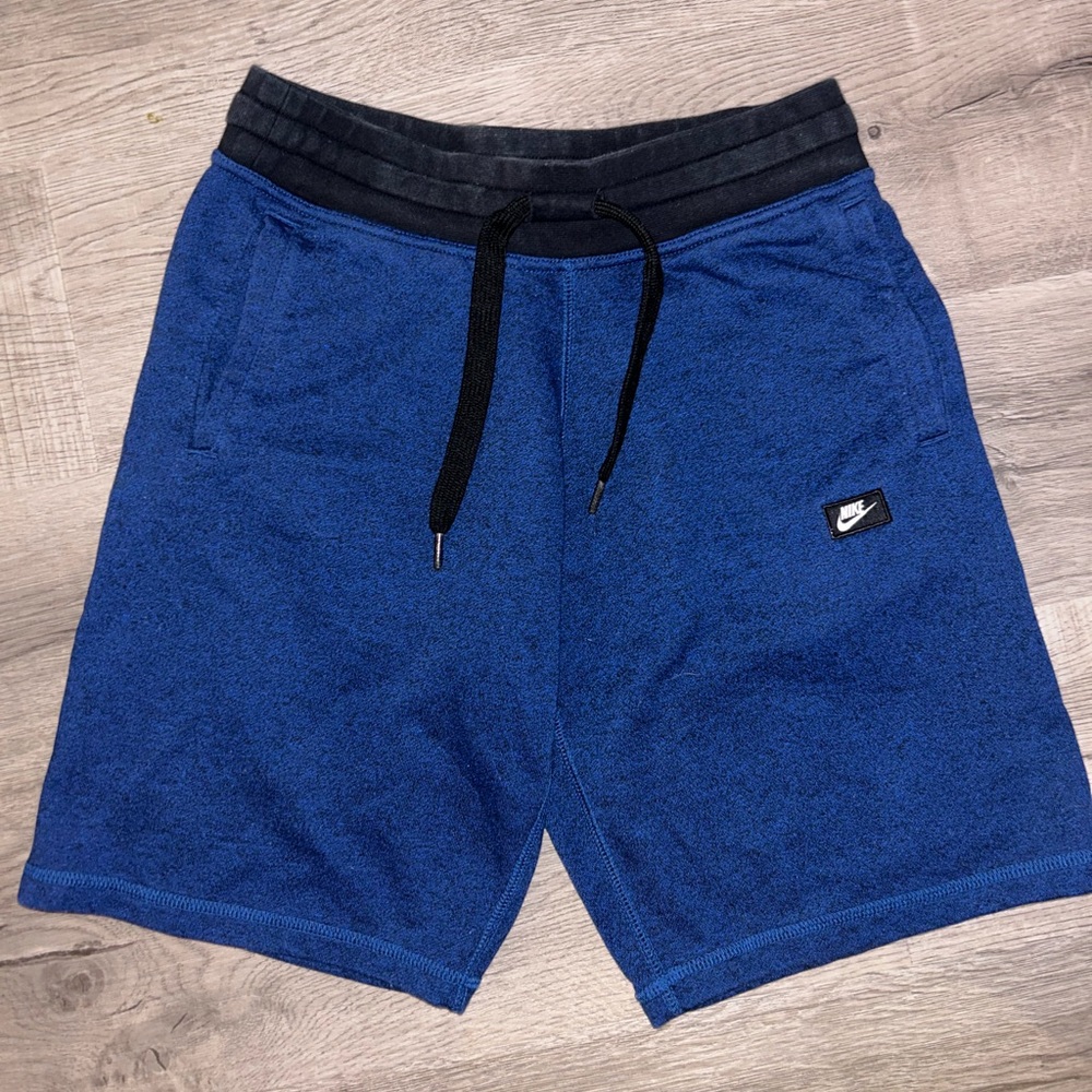 NIKE ATHLETIC SHORTS